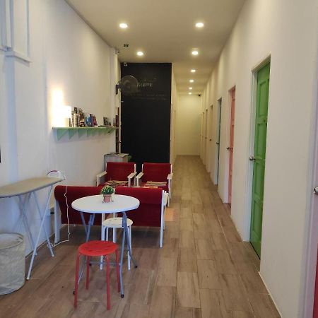 Ez Lodgings Kampong Gadong Kültér fotó