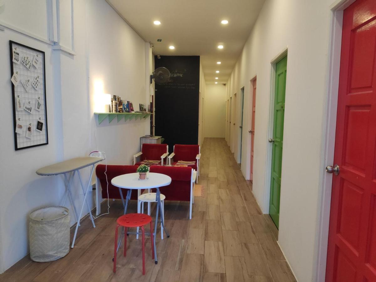 Ez Lodgings Kampong Gadong Kültér fotó