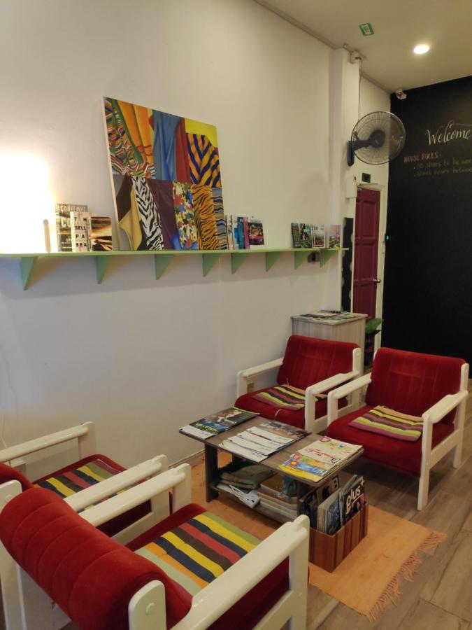 Ez Lodgings Kampong Gadong Kültér fotó