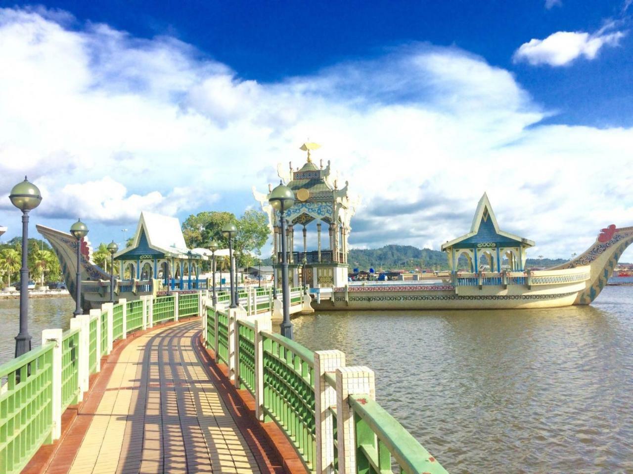 Ez Lodgings Kampong Gadong Kültér fotó