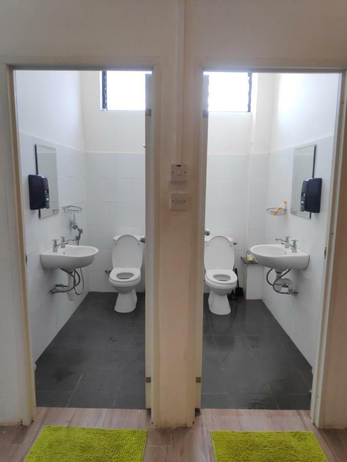 Ez Lodgings Kampong Gadong Kültér fotó