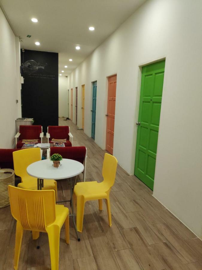 Ez Lodgings Kampong Gadong Kültér fotó