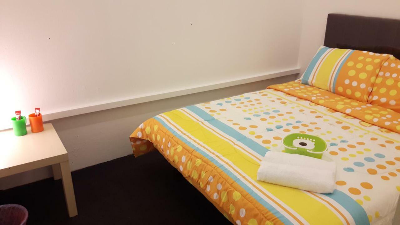 Ez Lodgings Kampong Gadong Kültér fotó